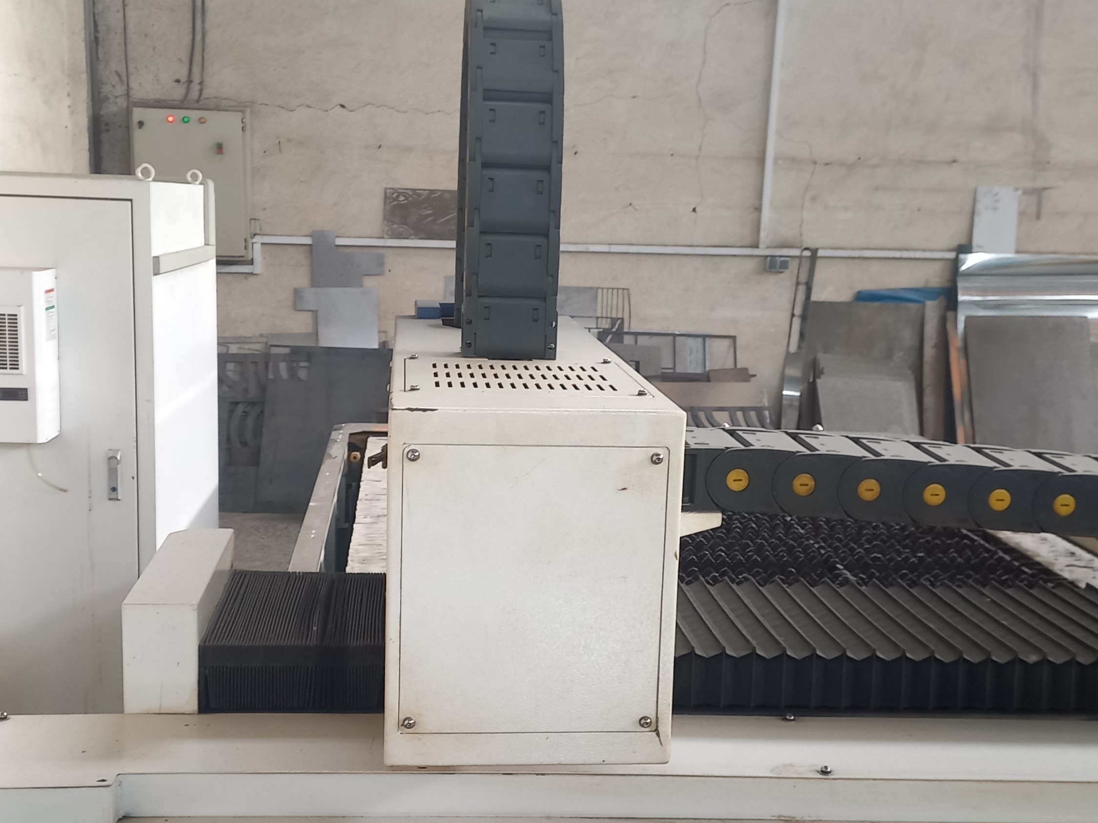 فرتاش لیزر دستگاه برش لیزر