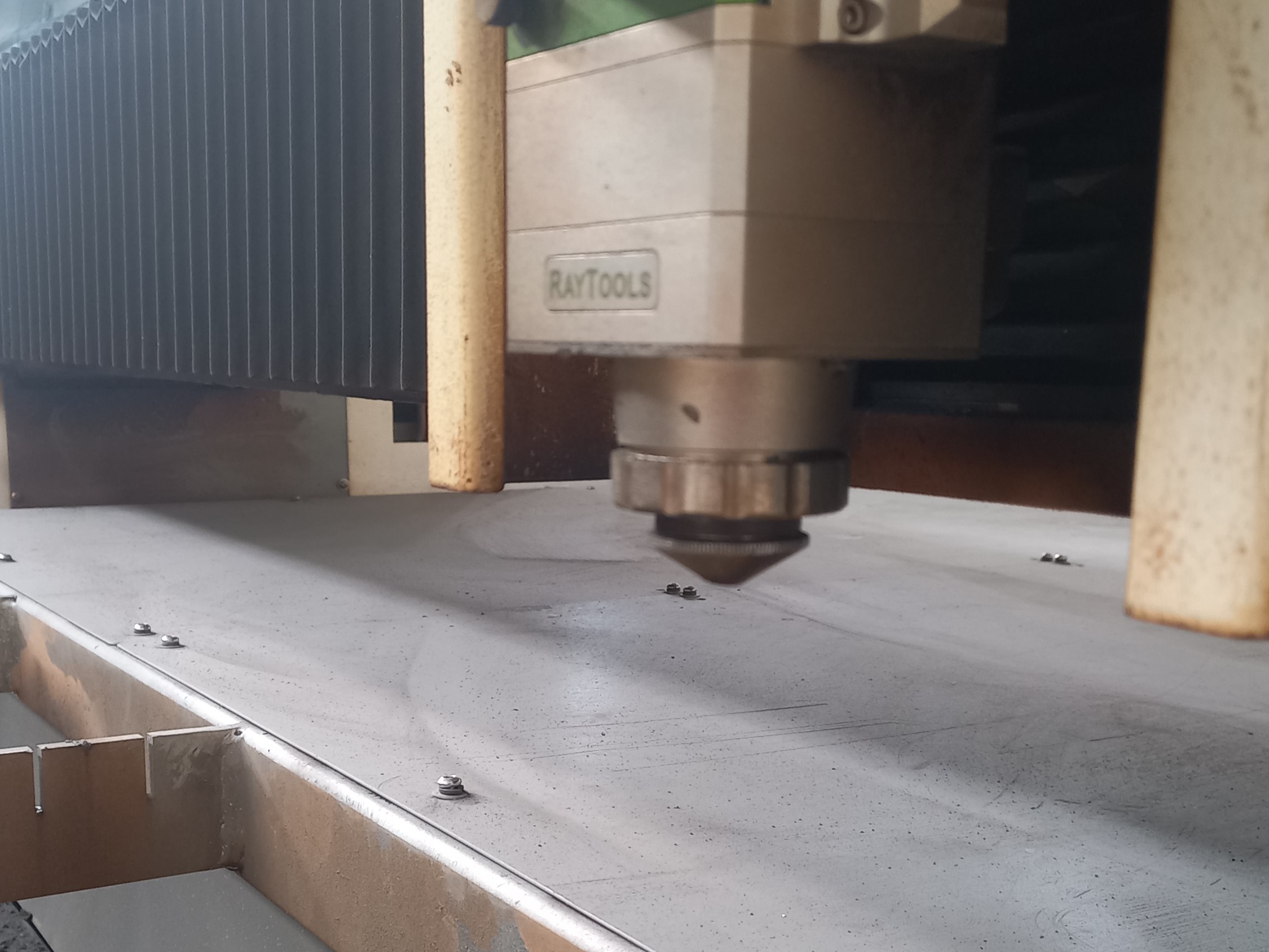 دستگاه برش فرتاش لیزر